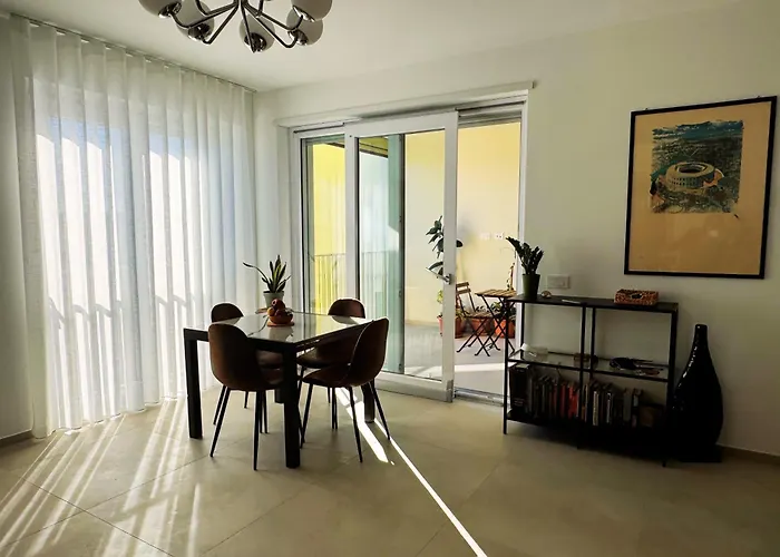 Loggetta Luna-Appartamento Nuovo In Centro A Pescara アパート ペスカーラ